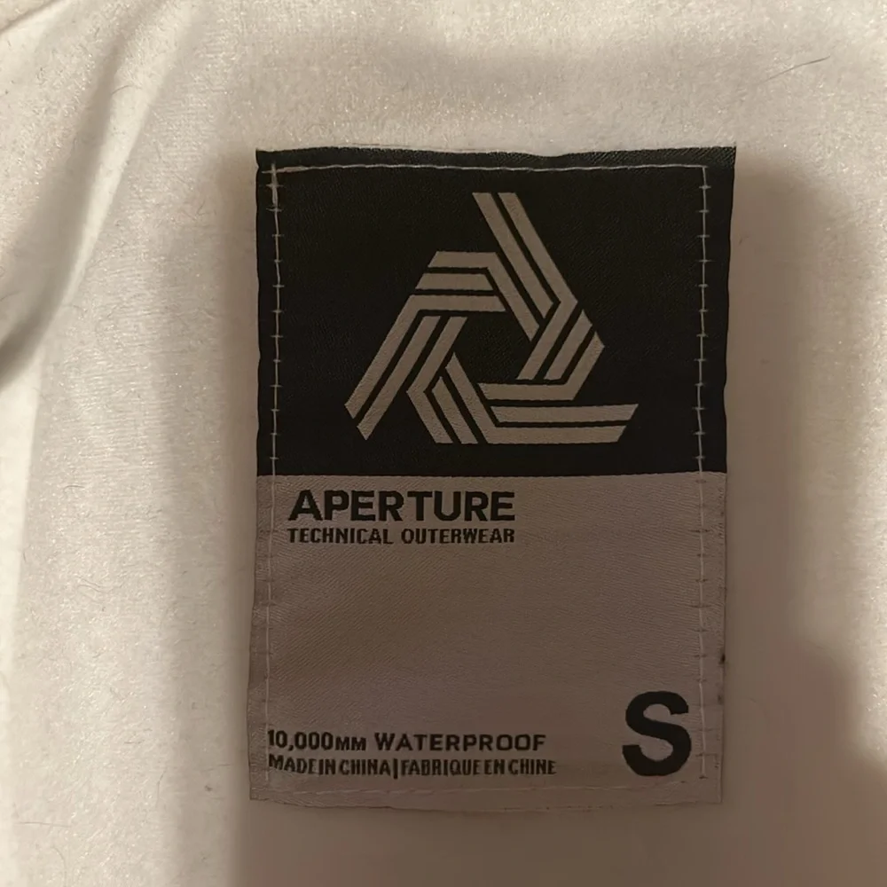 Aperture winter coat Size Small - Picture 7 of 16
